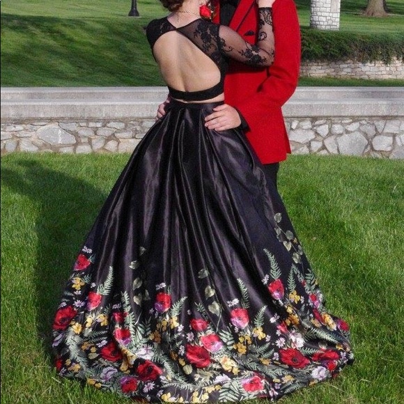 Formal prom dress - Picture 2 of 3